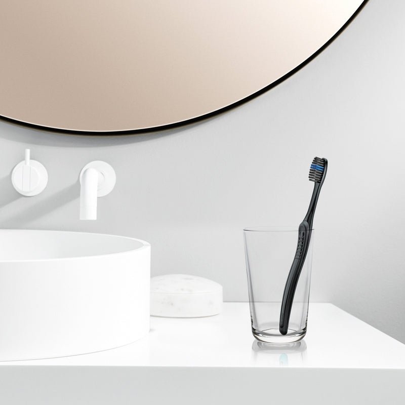 Cepillo de dientes suave Oral - B Indicator Black Charcoal 3 Unidades - Farmacias Arrocha