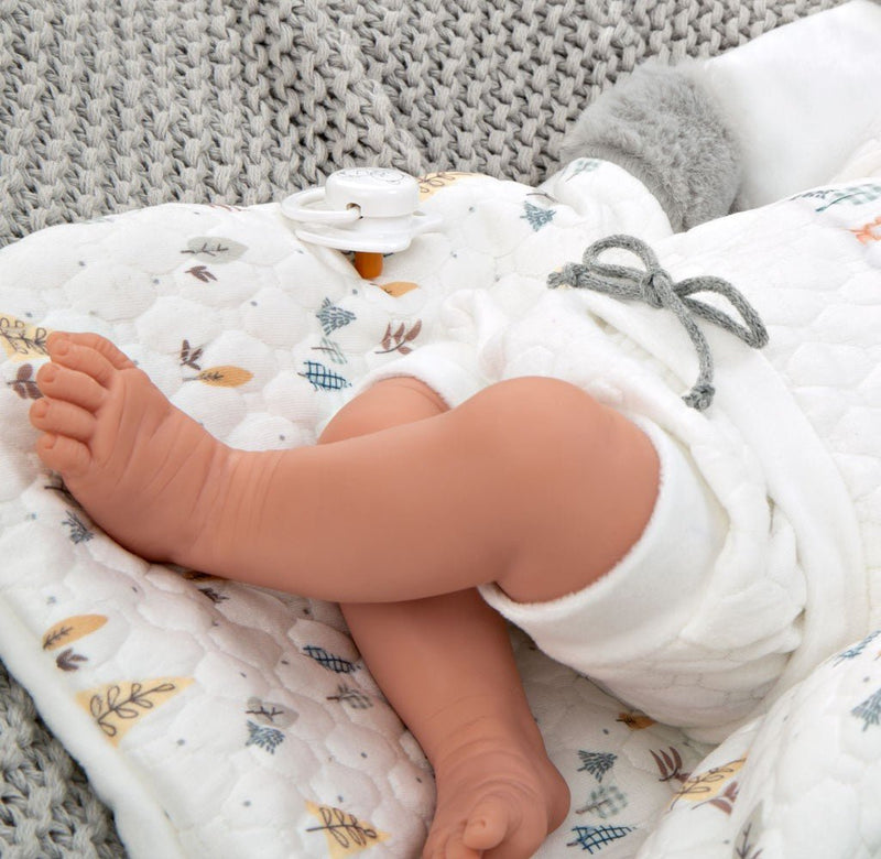 Muñeca con peso Elegance Andie gris con saquito de dormir - Farmacias Arrocha