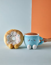 Hallmark Par de peluche magnético grande Better Together Donut y café, 12" - Farmacias Arrocha