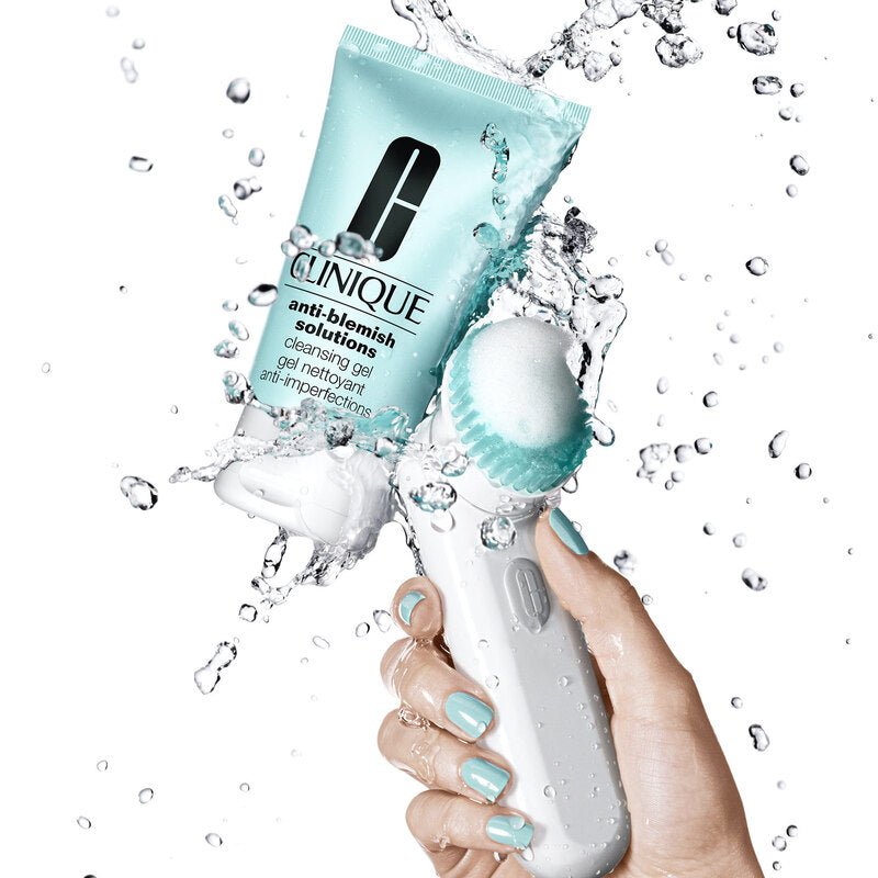 Clinique Gel Limpiador Antiblemish Solutions™ Antiacné 125 ml - Farmacias Arrocha