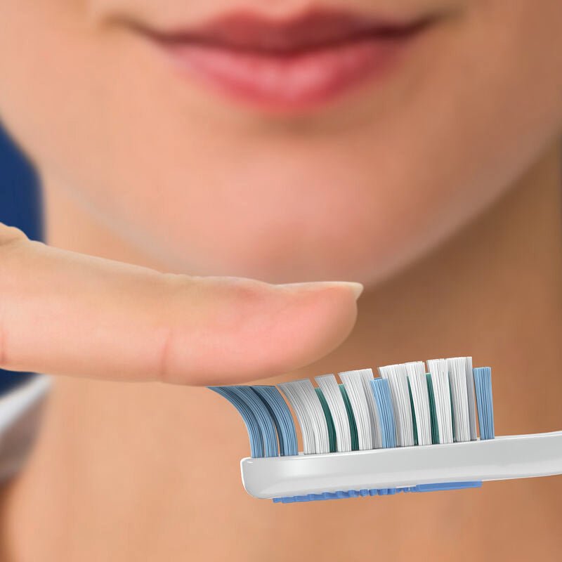Cepillos de dientes Oral - B Clean Complete suave 3 Unidades - Farmacias Arrocha