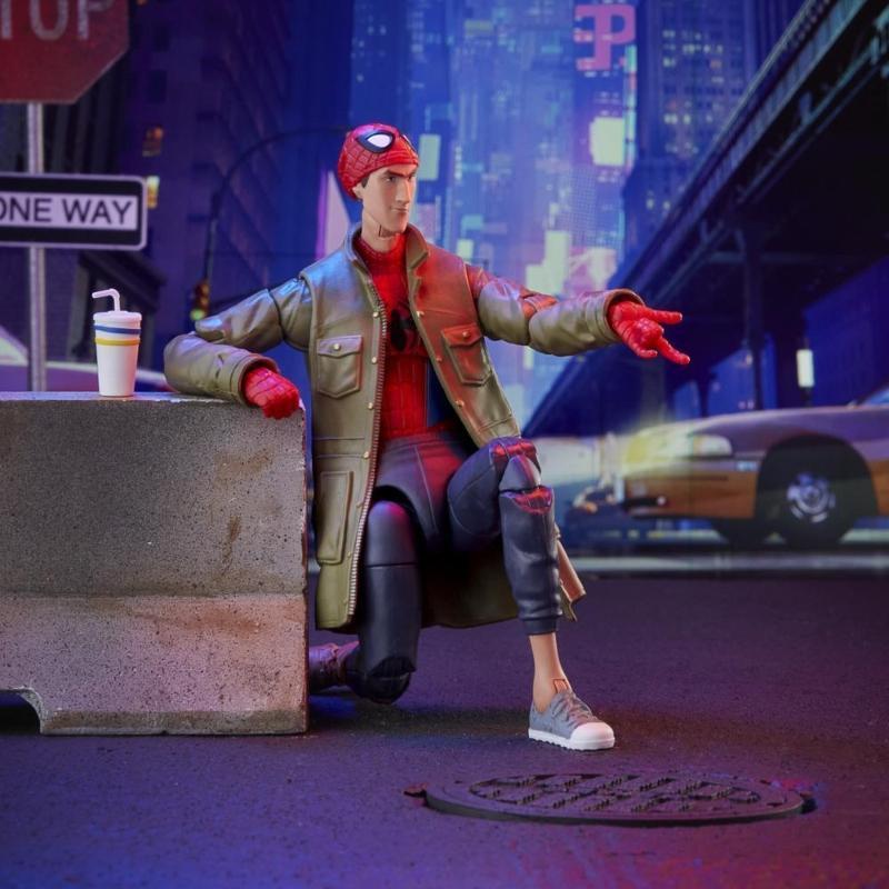 Marvel Legends Series Spider-Man: Un Nuevo Universo - Peter B. Parker - Farmacias Arrocha